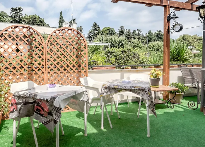 Elena Bed & Breakfast 4*