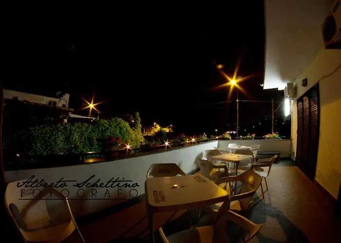 Couette-café Elena 4*