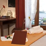 Elena Pompei
